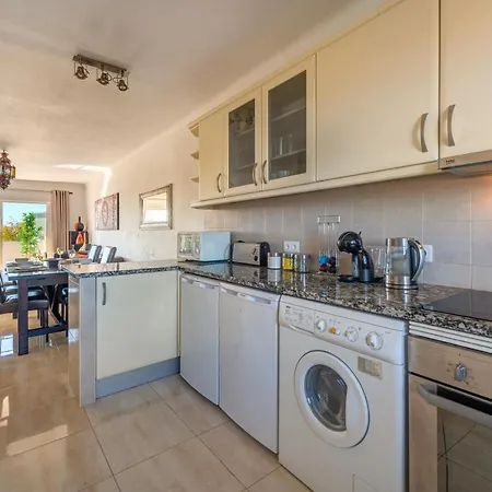 Algarsun - Idealy Situated With Modern Comfort *