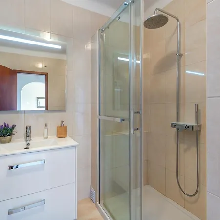 Apartment Algarsun - Idealy Situated With Modern Comfort *