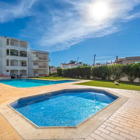 Algarsun - Idealy Situated With Modern Comfort Apartment Albufeira