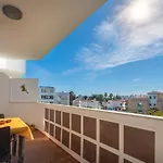 Algarsun - Idealy Situated With Modern Comfort