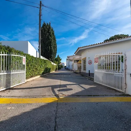 Lejlighed Algarsun - Idealy Situated With Modern Comfort *